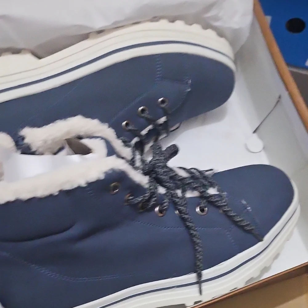 GC SHOES Justine Lace-up Navy Bootie - Blue - 9.5. Like New - Picture 4 of 8